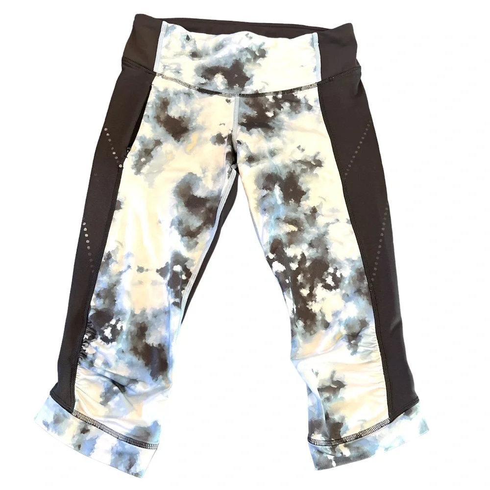 Lululemon Athletica Women’s Stop at Nothing Cropped Blue Tye dye Leggings size 6